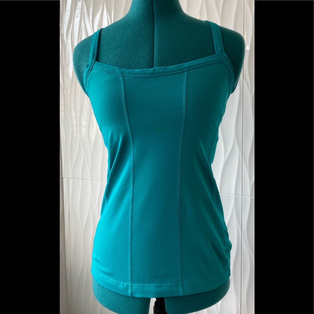 TONIC medium green workout top